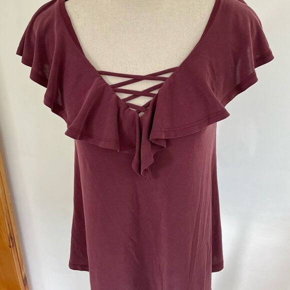 Active USA criss cross ruffled neckline sleeveless soft  knit top, size S - Picture 1 of 4